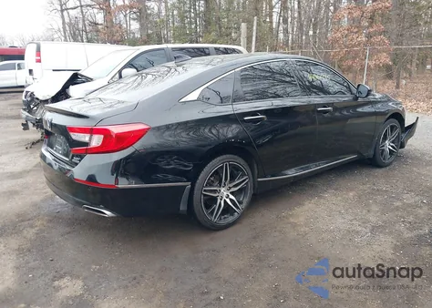 2022 Honda Accord Touring z USA, uszkodzony, nr VIN 1HGCV2F9XNA000882